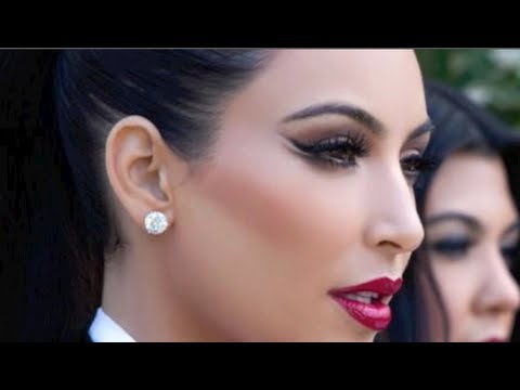 Kim K's Christmas Card Look - UCo5zIpjl2OQkYatd8R0bDaw