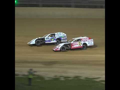 Matt Hamilton and Nick Snell went to war May 10 at Lawrenceburg. Hamilton won the $1,000 feature! - dirt track racing video image