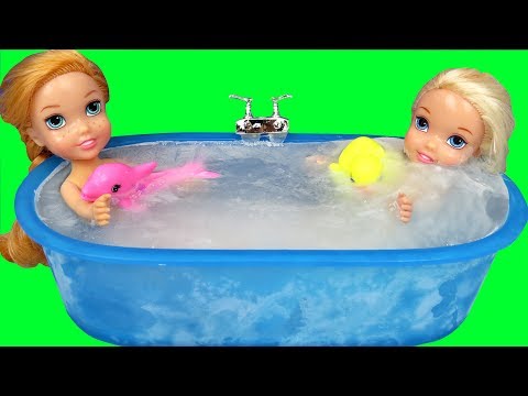 Ice bath !  Elsa & Anna toddlers ! Bubbles - Foam - UCQ00zWTLrgRQJUb8MHQg21A