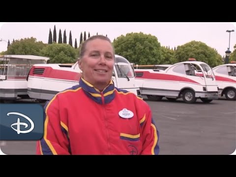 Every Role a Starring Role - Disneyland Resort Tram Driver - UC1xwwLwm6WSMbUn_Tp597hQ