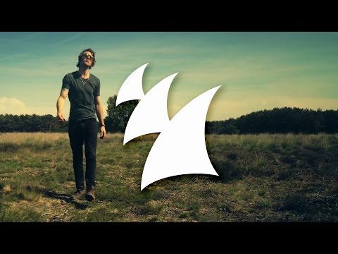 Sick Individuals feat. Stevie Appleton  - Mrs. (Official Music Video) - UCGZXYc32ri4D0gSLPf2pZXQ