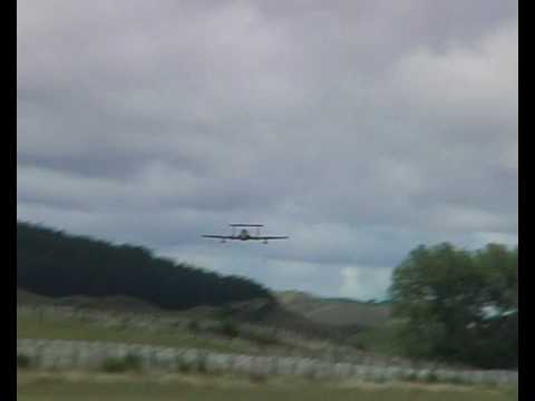 RC plane, very low pass (jet) - UCQ2sg7vS7JkxKwtZuFZzn-g