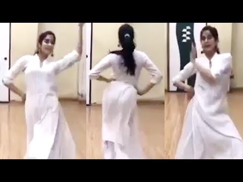 Video - Jhanvi Kapoor Dance Rehearsal Video Gone Viral