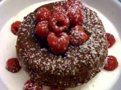 Molten Chocolate Lava Cake Recipe - Laura Vitale "Laura In The Kitchen" Episode 3 - UCNbngWUqL2eqRw12yAwcICg