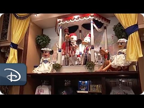 Every Role a Starring Role - Disneyland Window Display Designers - UC1xwwLwm6WSMbUn_Tp597hQ