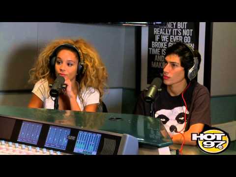 LionBabe on Real Late with Rosenberg! - UC5RwNJQSINkzIazWaM-lM3Q