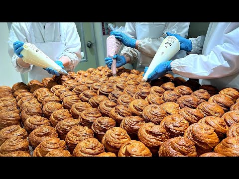 신개념 디저트 등장!? 하루 1000개 완판, 생크림 폭탄 크러핀(크로와상+머핀) / Cream bomb! making crispy cruffin (croissant+muffin)