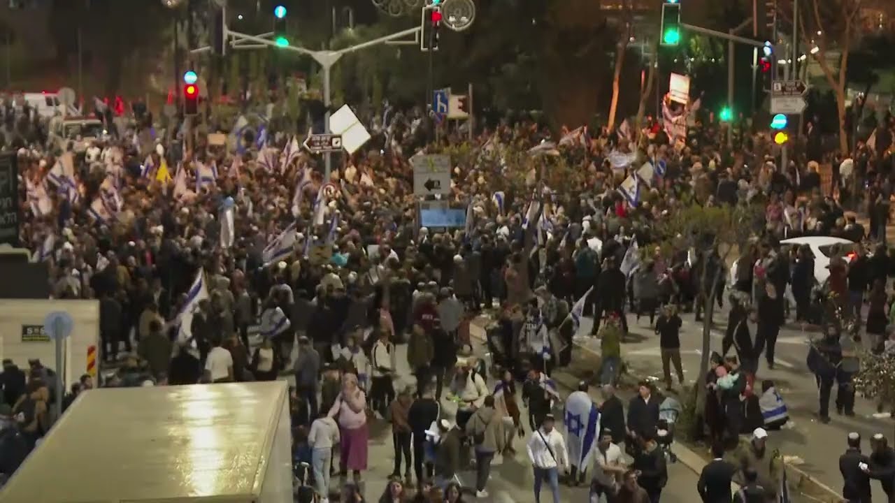 Protests in Jerusalem after Benjamin Netanyahu addresses Israel