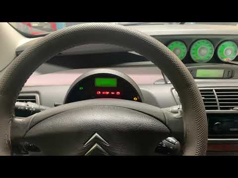 Come azzerare il cambio dell'olio su una Citroen C8