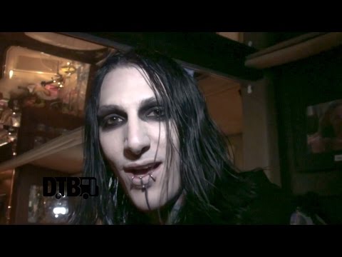 Motionless In White - BUS INVADERS Ep. 863 - UCybDimFZ3eoUQxSArdqCe9g