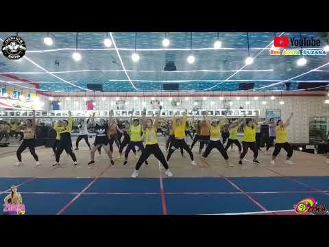 CAFE CON LECHE by Pitbull | Zumba Dance with Anita Suzana | Arema Gym Malang