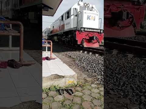day 2 hunting kereta api #kai #keretaapi #keretaapiindonesia #huntingkeretaapi