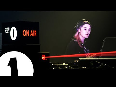 Maya Jane Coles live from Hï for Radio 1 in Ibiza - UC-FQUIVQ-bZiefzBiQAa8Fw