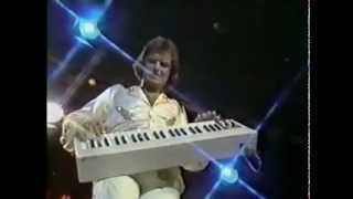 Gary Wright - Love Is Alive (Midnight Special, 1976)