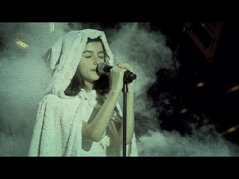 Alan Walker - Sunday & Sing Me To Sleep (Live Performance) - UCJrOtniJ0-NWz37R30urifQ