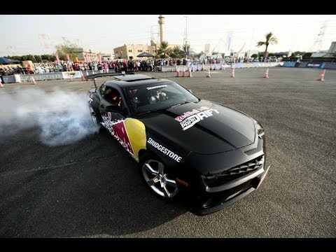 Burnouts in Kuwait - Red Bull Car Park Drift 2013 - UCblfuW_4rakIf2h6aqANefA