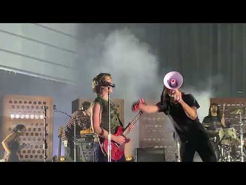 Flash Mountain | Djo at The Anthem