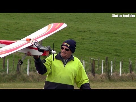 Runcam Ron is rusty (can't land an RC plane for beans) - UCQ2sg7vS7JkxKwtZuFZzn-g