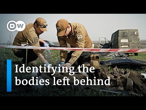 How volunteers try to identify corpses on Ukraine’s battlefields | DW News
