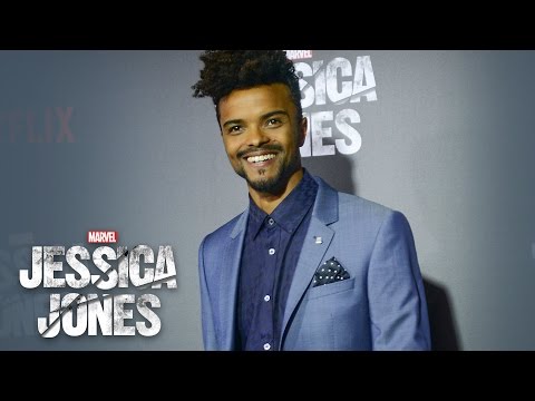 Eka Darville on Malcolm Ducasse - Marvel's Jessica Jones Red Carpet - UCvC4D8onUfXzvjTOM-dBfEA