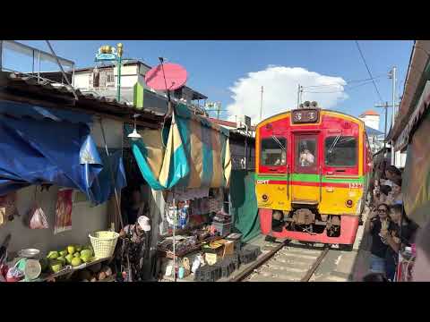 The Maeklong Railway Market in Bangkok, Thailand 25.11.2022 [4K60]