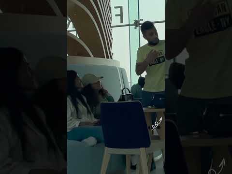 مقالب في المكتبه