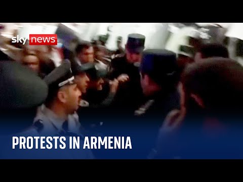Nagorno-Karabakh: Protests in Armenia despite ceasefire