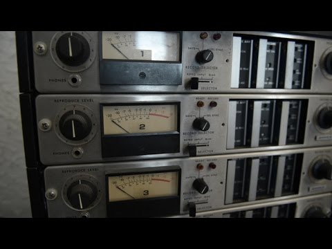 Analog is king at Daptone Records - UCOmcA3f_RrH6b9NmcNa4tdg