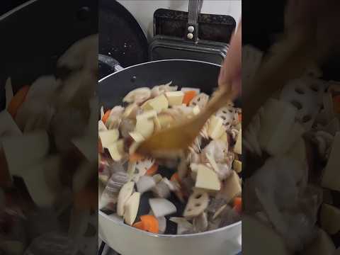 具だくさんの豚汁ええなぁ…