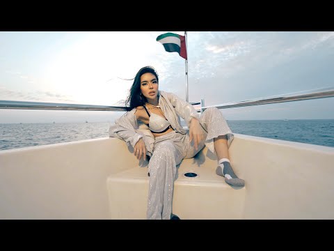 Gimik - Queen Manica Money, Liljay, Yayoi, Makavely (Official Music Video)