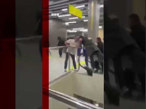 Russia is urged to protect "its citizens and Jews" after a mob stormed a Dagestan airport. #BBCNews
