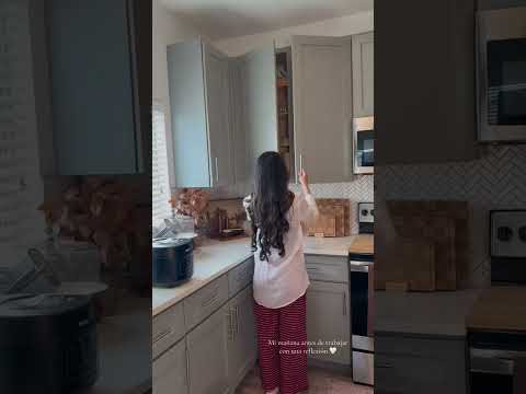 Acompáñame en mi mañana antes de trabajar 🤍 #morningroutine #morning #heatlesscurls #breakfast