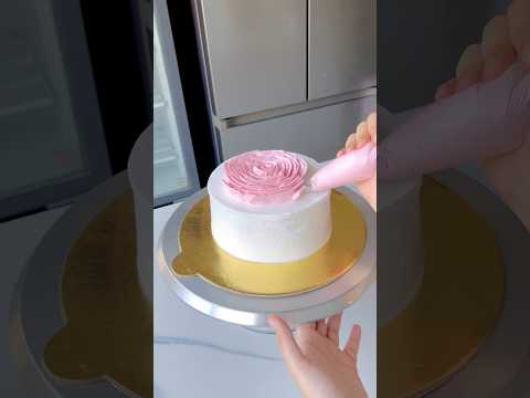 Pink rose cake decorating🌸#cakeshorts #shortsfeed #youtubecake #cakedecoratingideas #viralcakes