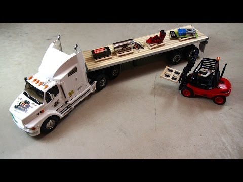 RC ADVENTURES - Graveyard Shift - Loading & Transport with 1/14th Scale Forklift - UCxcjVHL-2o3D6Q9esu05a1Q