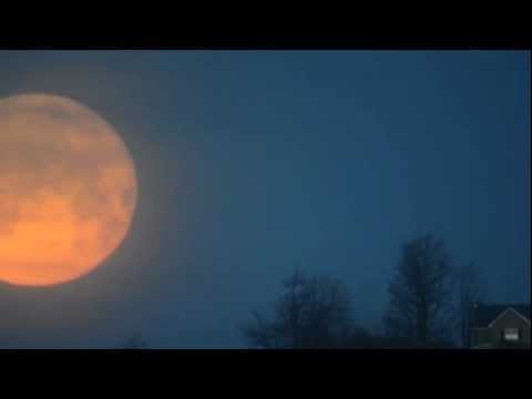 Full Moon Set Captured By Amateur Astronomer In Upstate N.Y. | Time-Lapse Video - UCVTomc35agH1SM6kCKzwW_g