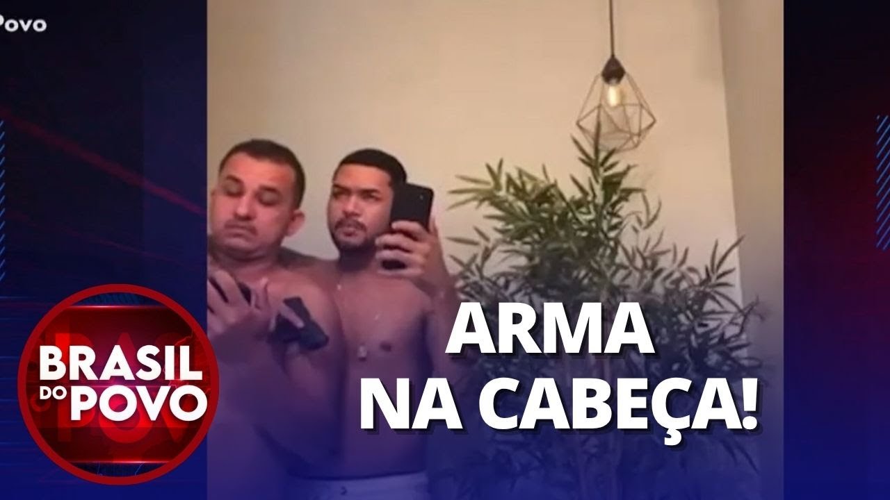 Terror ao vivo Homem invade casa e faz família refém durante live