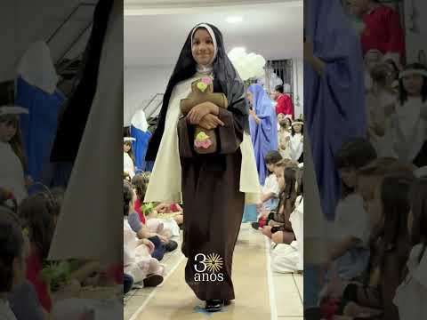 Hoje, a Igreja celebra a luz daqueles que, com sua fé e amor, mostraram é possível viver como santo