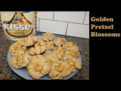 Making Golden Pretzel Blossoms – Hershey’s Kisses Gold Recipe