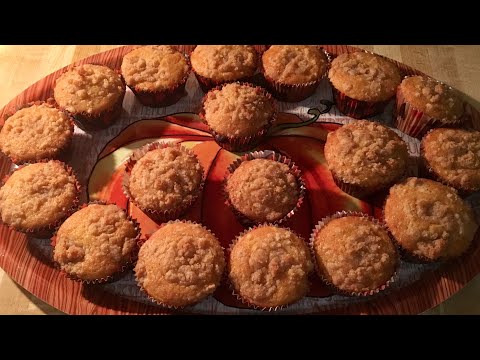 ELLEN’S FALL BAKING SERIES (Episode 304): Southern Sweet Potato Muffins with Brown Sugar Streusel 
