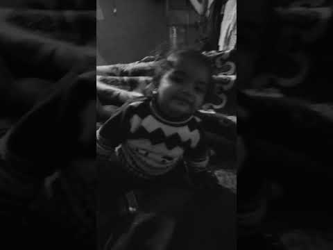 कितना सुंदर प्यारा बच्चा कितना सुंदर हंस रहा है, ♥️😃🐥