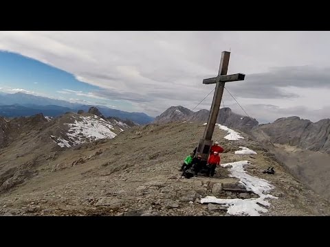 FPV Meeting in the Alps - Mountain Diving- Cloud surfing - UCQADfEFM9hhs94QumnouyyA