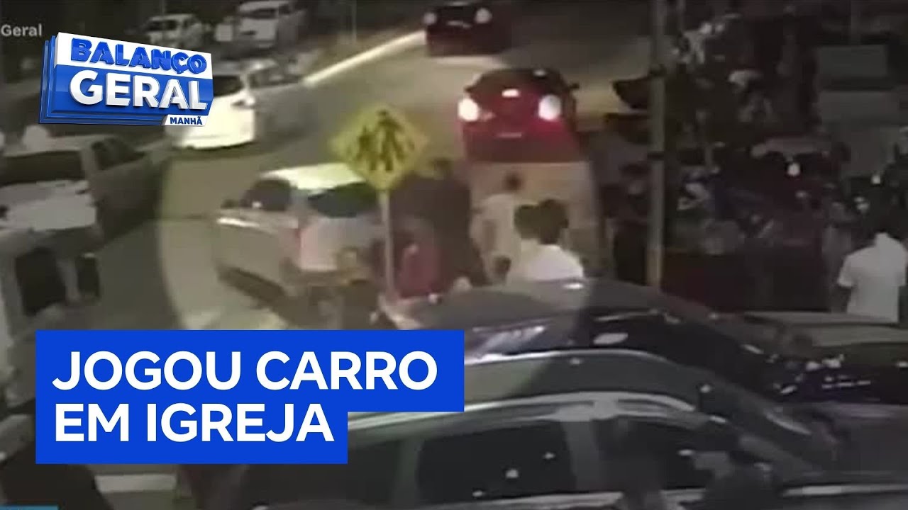 Jovem de 17 anos é apreendido após jogar carro em fiéis na porta de igreja