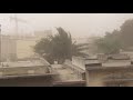 Un impressionnant tourbillon de poussière à Dakar
