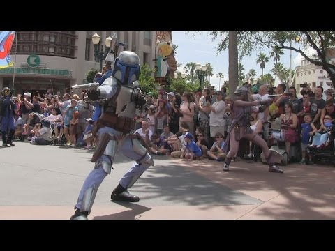 2015 Star Wars Weekends Celebrity motorcade parade at Disney's Hollywood Studios - Opening Day - UCFpI4b_m-449cePVasc2_8g