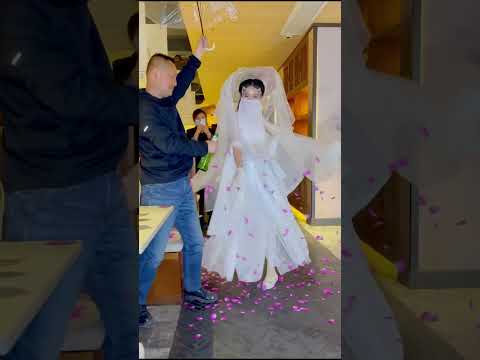 又想摘我面纱？难道是经常看我作品的顾客呀？🥲😂#全网最帅开瓶猫