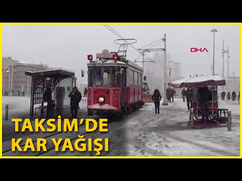 Taksim’de Kar Yağışı