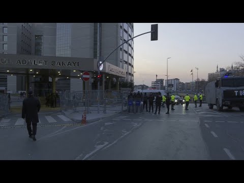 Vehicles arrive at Istanbul court where detained mayor is expected to appear | AFP