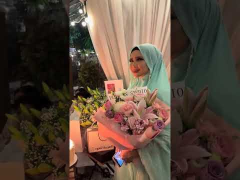 Wah Banyaknya Lilin Kek Che Ta