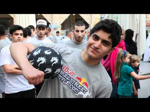 Freestyle Juggling Contest in Qatar at Street Style - UCblfuW_4rakIf2h6aqANefA