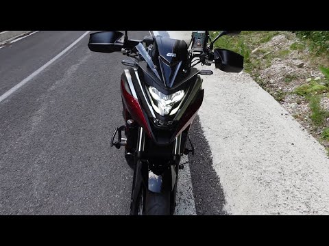 2023 HONDA NC750X going up hill in the mountain streets